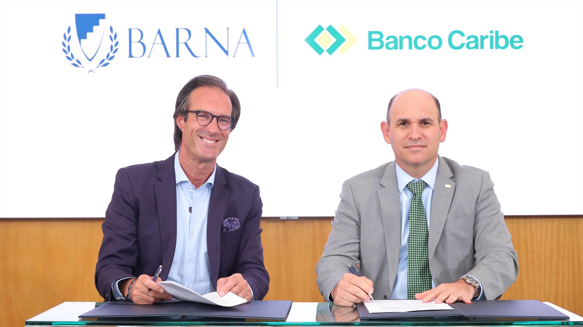Banco Caribe y BARNA promueven alianza estratégica para fortalecer el liderazgo empresarial