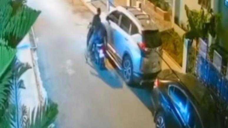 Apresan a dos hombres acusados de robar espejos retrovisores de vehículos estacionados en Puerto Plata