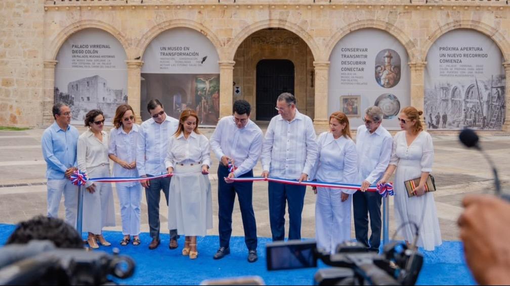 Collado entrega remozamiento de la infraestructura del Alcázar de Colón