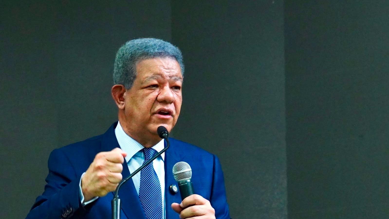 Leonel Fernández pide retirar nuevos impuestos y reformular el Presupuesto de 2026
