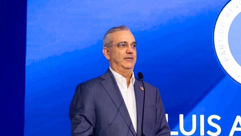 Luis Abinader llama a preservar la unidad del PRM y evitar la complacencia interna