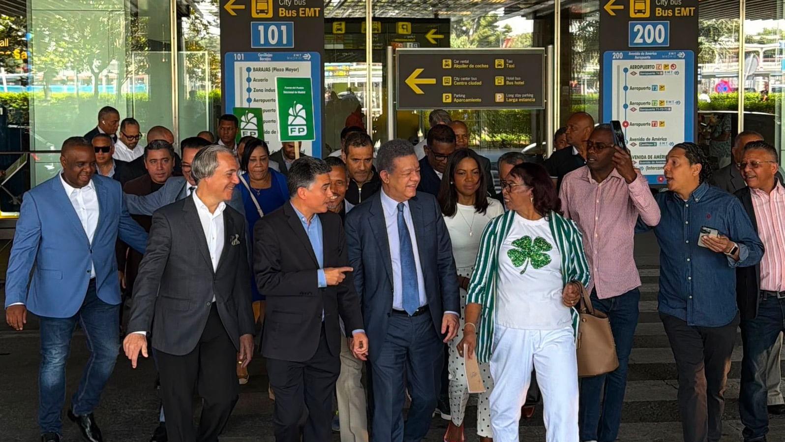 Leonel Fernández llega a Madrid para encabezar foro iberoamericano y juramentar nuevos miembros de Fuerza del Pueblo