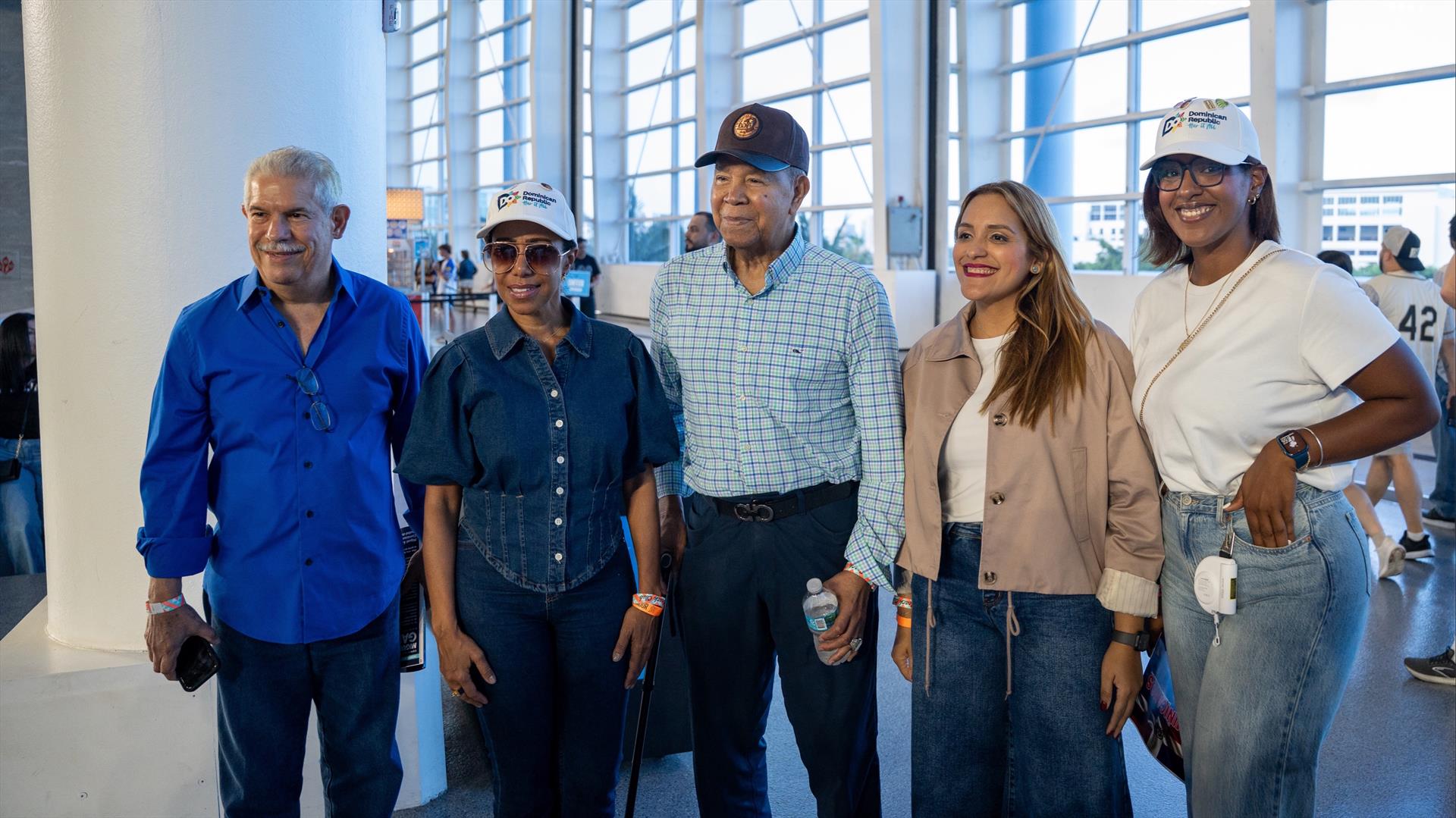 Arajet y MITUR refuerzan la promoción turística de República Dominicana en Estados Unidos junto a los Miami Marlins