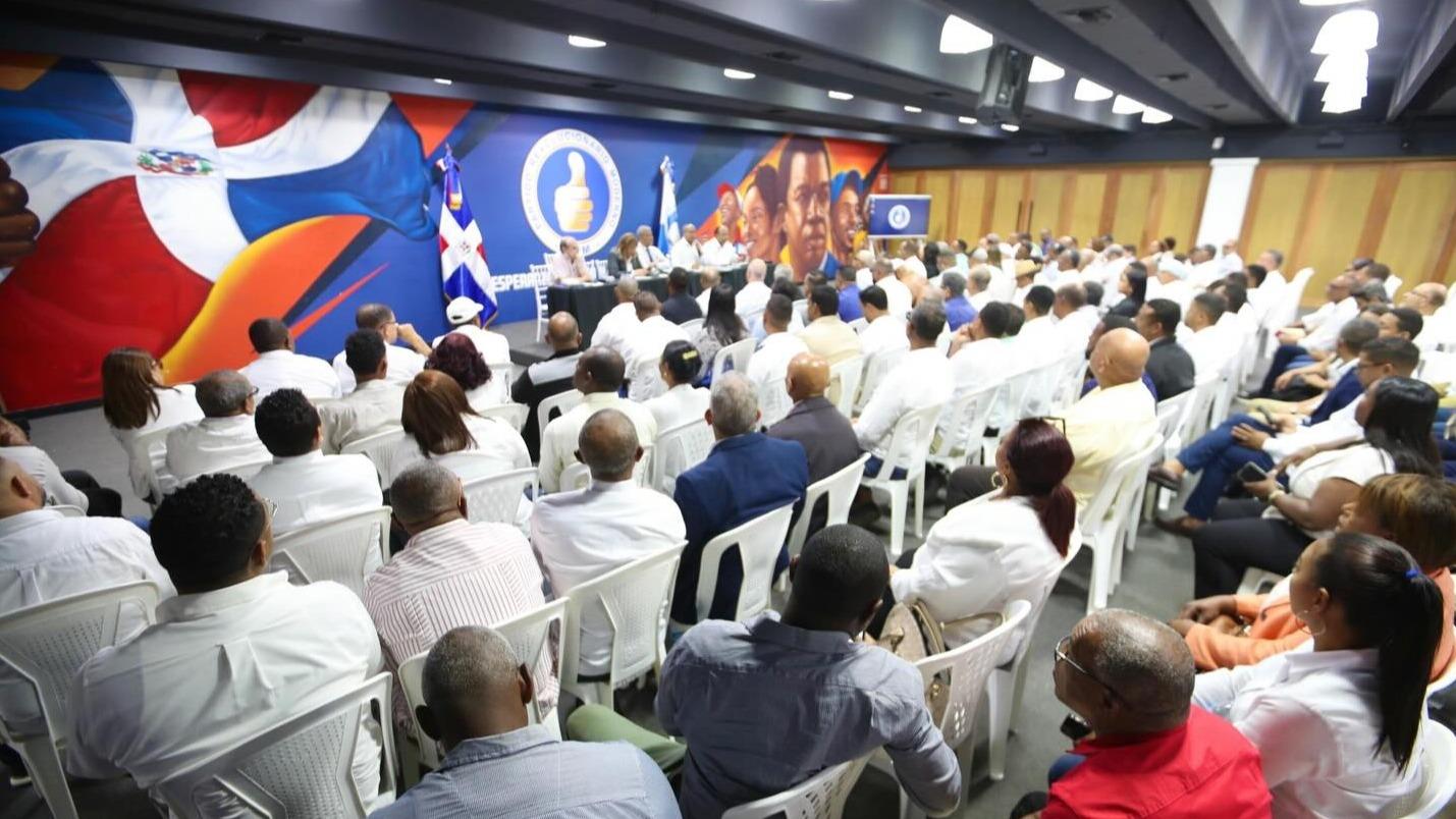 Dirección del PRM de Puerto Plata se reunió en SD, arrancaron aspiraciones internas