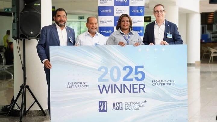Aeropuerto Gregorio Luperón recibe premio como el mejor aeropuerto de América Latina y el Caribe en su categoría