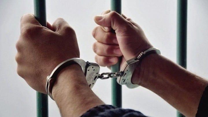 Apresan a dos hombres que se enfrentaron a golpes por el amor de una mujer en Villa Isabela