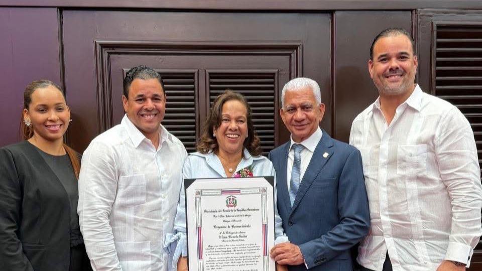 Senado de la República Dominicana reconoce por su trayectoria a la puertoplateña Vilma Ricardo (Tía Vilma)