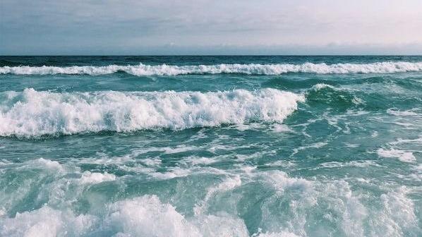 Advierten sobre oleajes anormales en costas de Puerto Plata y aguaceros por vaguada