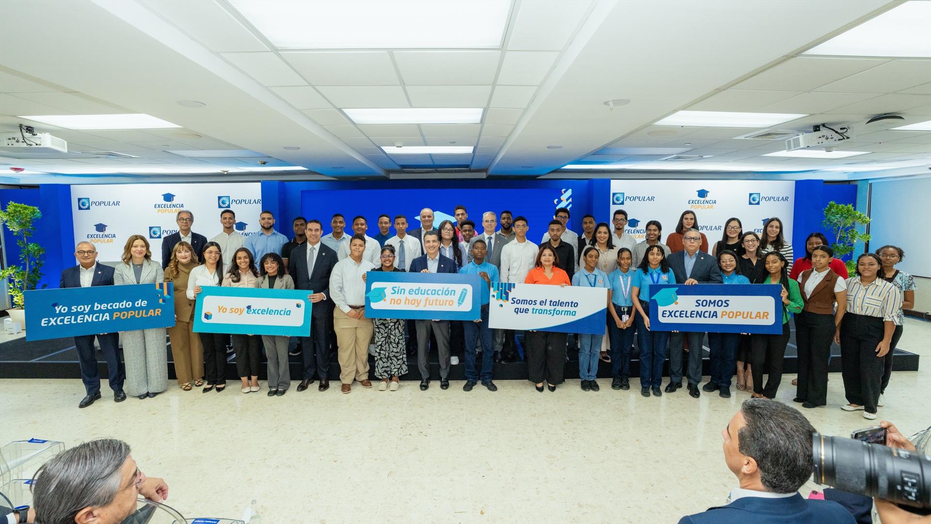 Popular ofrece 61 becas de estudio a través de su programa Excelencia Popular