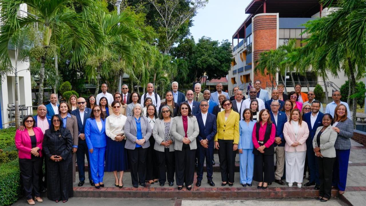 Directora general del INFOTEP socializa líneas estratégicas de su gestión con directores nacionales y regionales