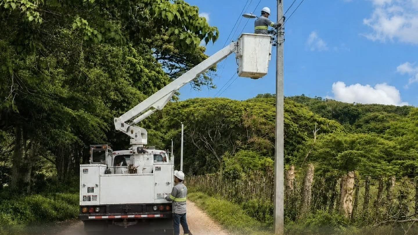 Edenorte adecua sistema eléctrico en localidad rural de la parte oeste de Puerto Plata