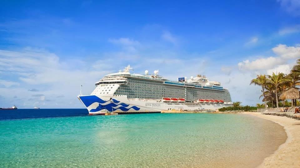 Salud Pública llama a la calma tras paso de crucero con brote de norovirus por Puerto Plata
