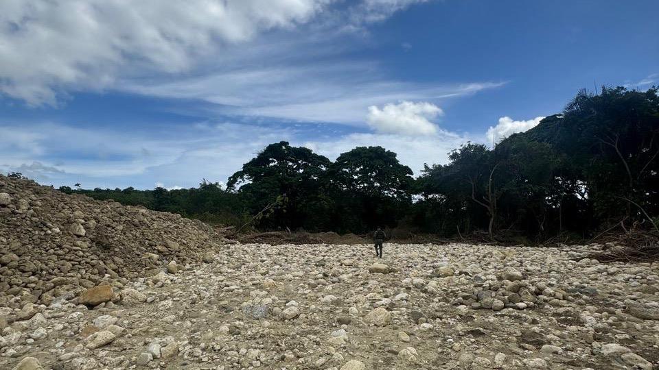Dirección Provincial de Medio Ambiente investiga extracción ilegal de agregados en el río Camú de Villa Montellano