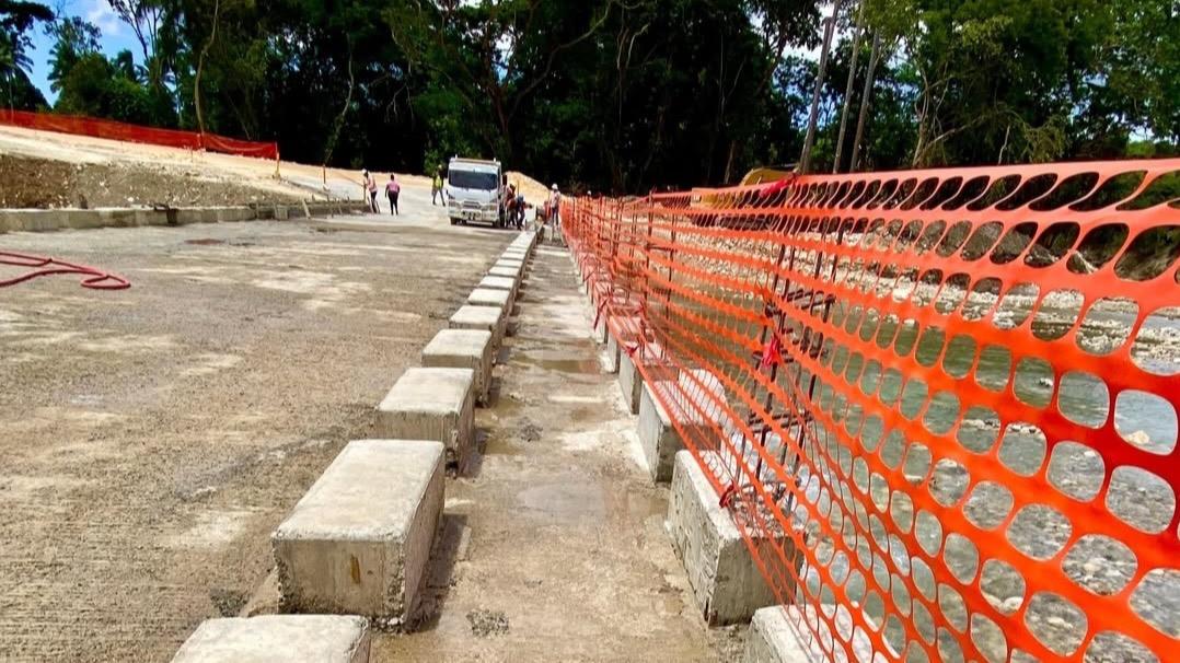 Vía alterna sobre el río Camú ya está abierta al público
