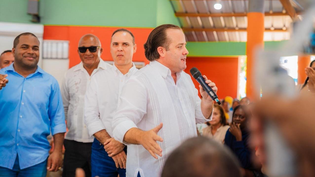 Gobierno entrega segundo Bono de Emergencia a familias afectadas por inundaciones en Villa Montellano, Puerto Plata