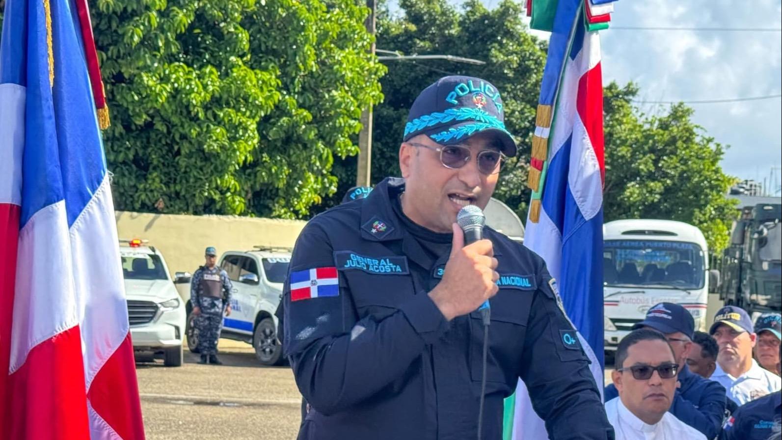 Comandante policial de Puerto Plata sostiene encuentros comunitarios enfocados en seguridad ciudadana y combate a la delincuencia