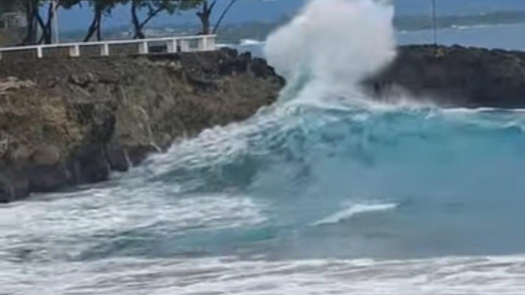 Persisten los oleajes anormales por mar de fondo en las costas de Puerto Plata