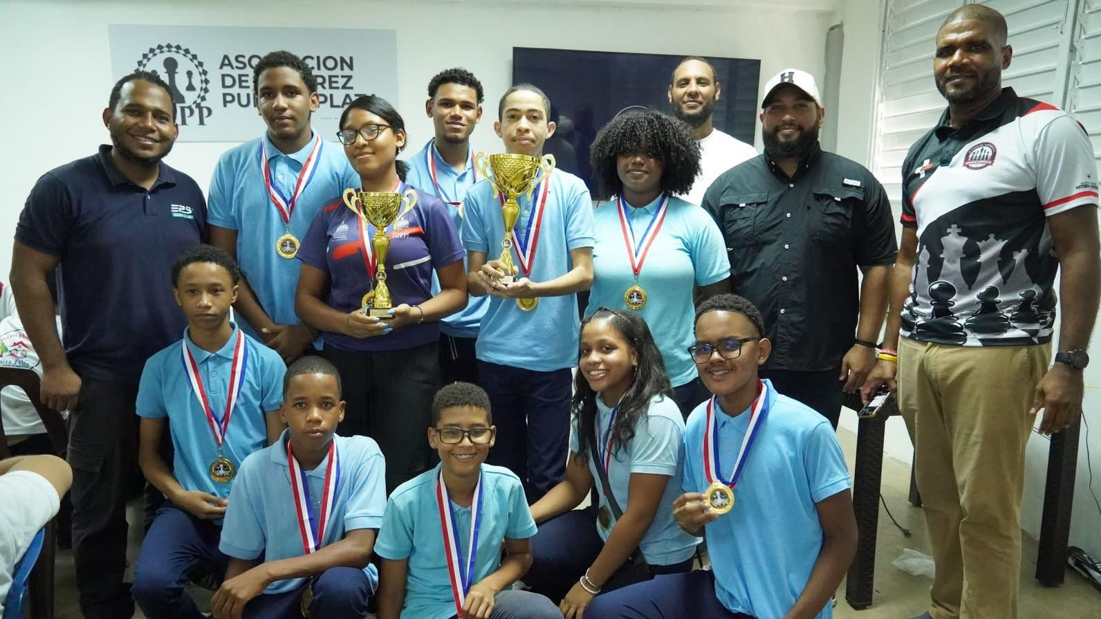 Liceo Secundario de Saballo se corona campeón del Primer Torneo Escolar de Ajedrez, Copa INEFI, en Puerto Plata
