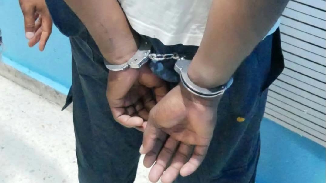 Policía detiene a una pareja en Cabarete por presunto robo de motocicletas