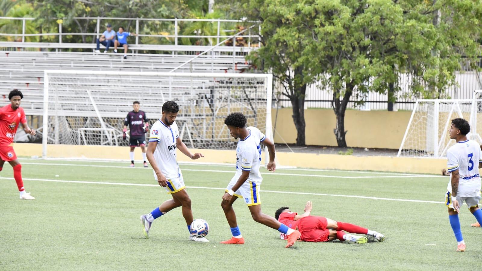 Atlántico FC aplasta los fantasmas ante el Atlético Vega Real
