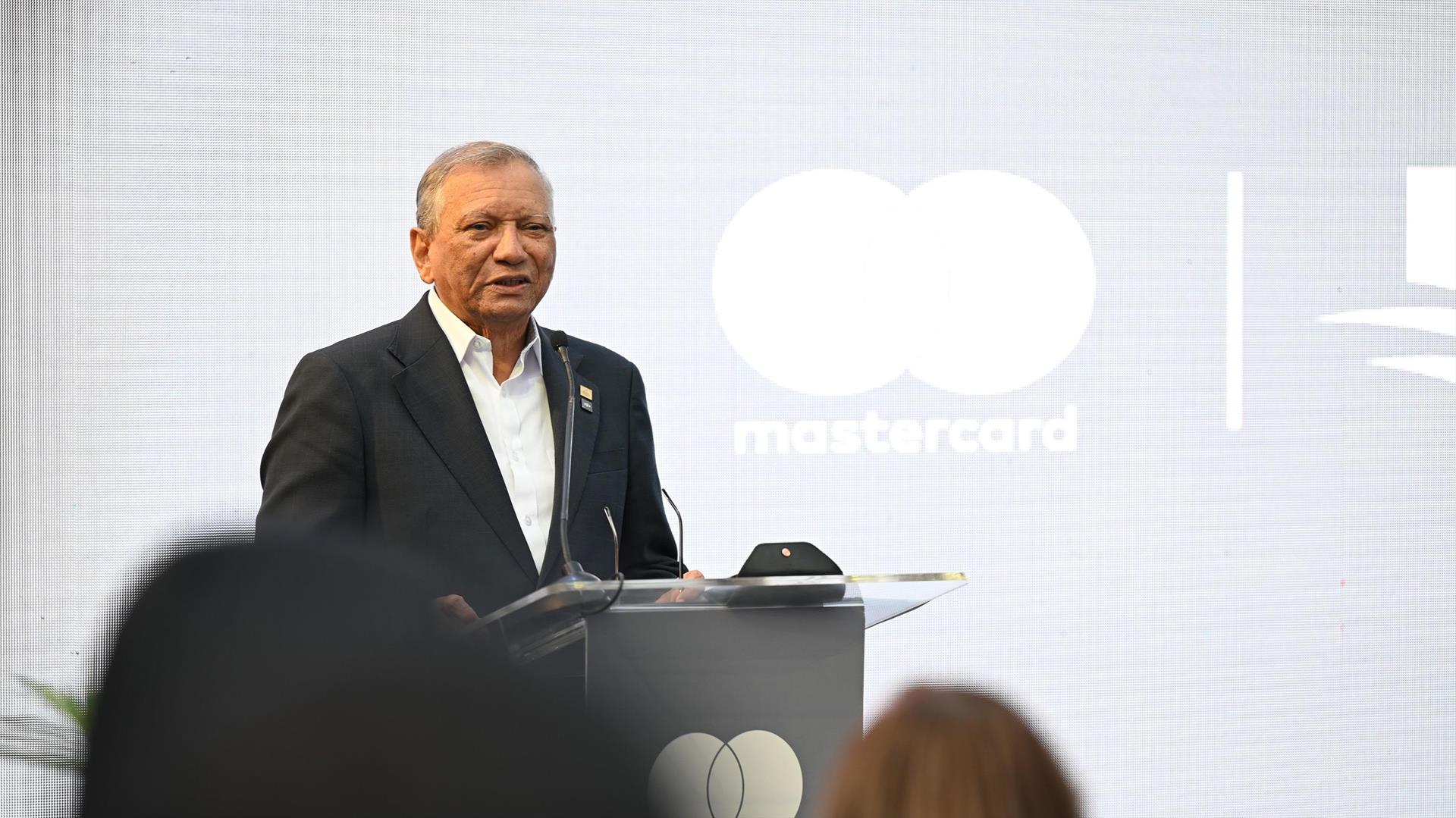 Banreservas lanza junto a Mastercard nueva tarjeta comercial para el sector empresarial