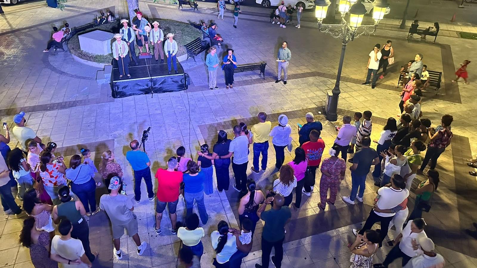 Presentan en la Plaza Independencia de Puerto Plata la obra teatral «Todos somos Luperón»