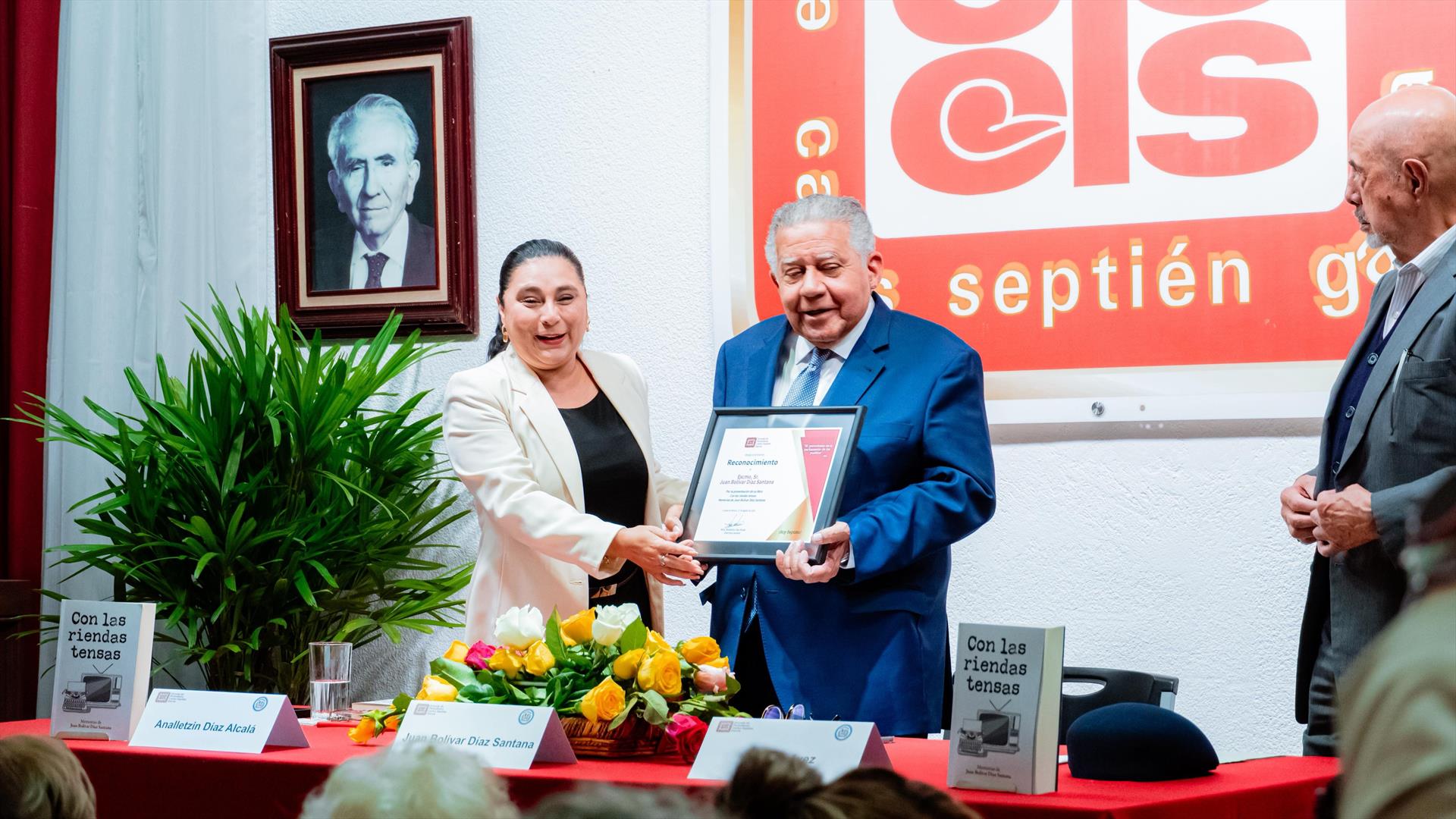 Embajador Juan Bolívar Díaz presenta en México sus memorias «Con las riendas tensas»