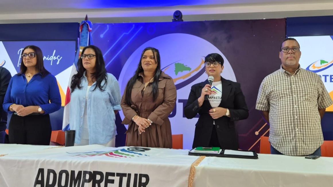 Adompretur evalúa logros y presenta avances del Premio Epifanio Lantigua en su Asamblea General Ordinaria