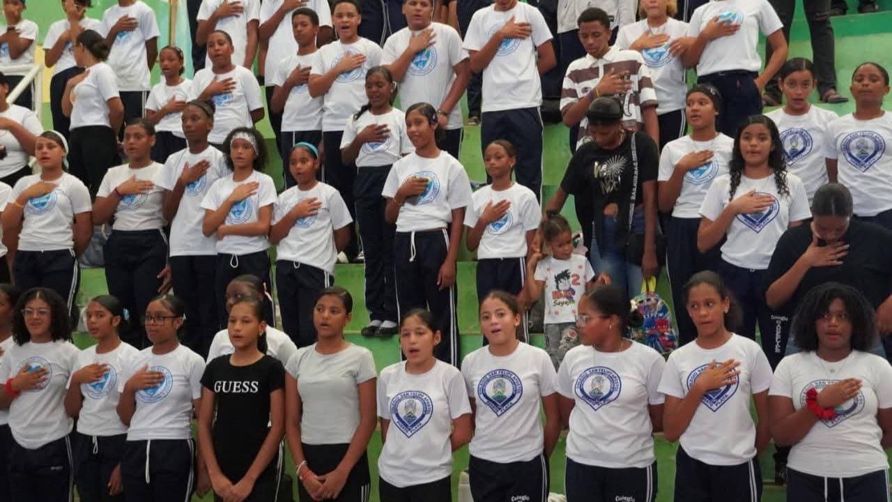 Academia de Voleibol “Fuego de Dios” realiza su XII torneo escolar en Puerto Plata