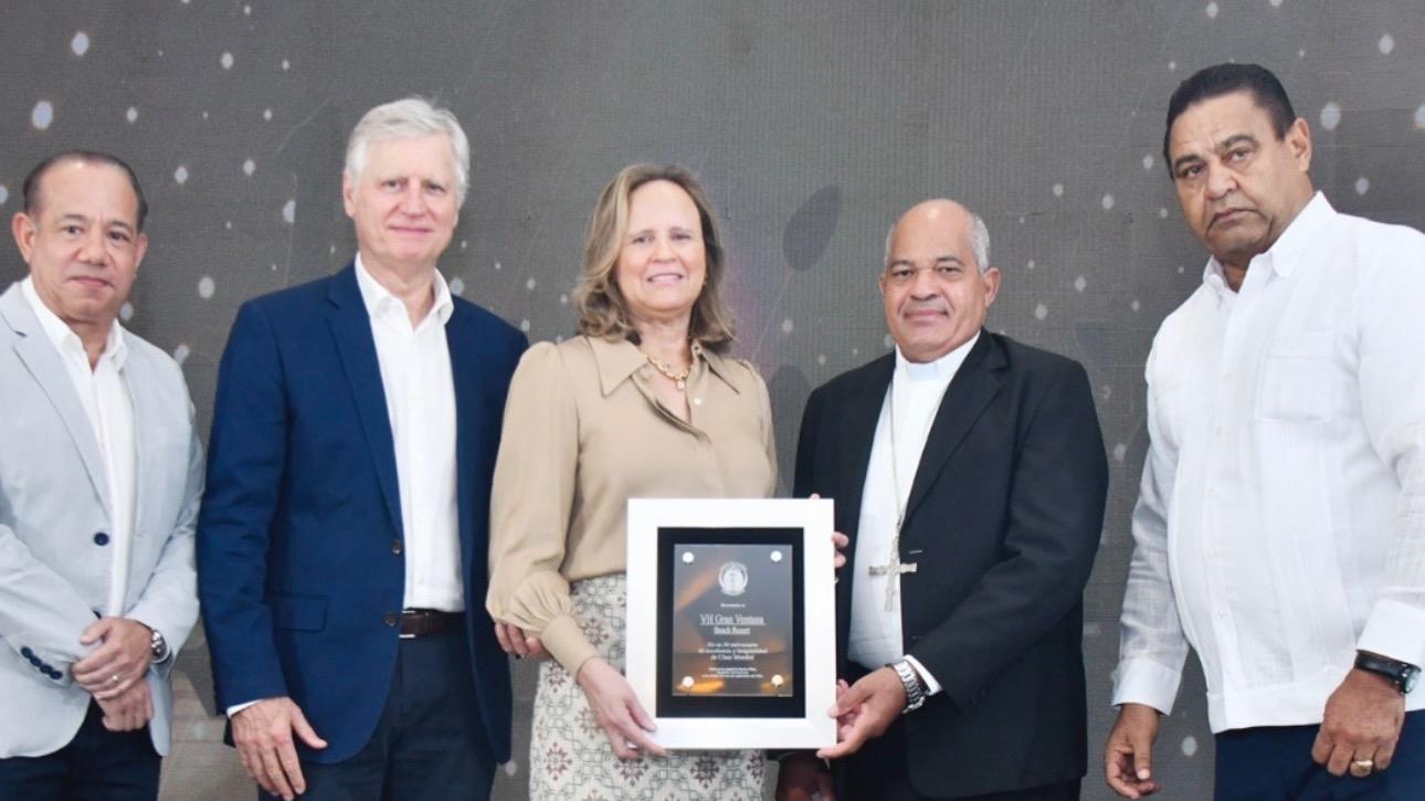 Entregan premios Puertoplateño Sobresaliente durante emotiva ceremonia