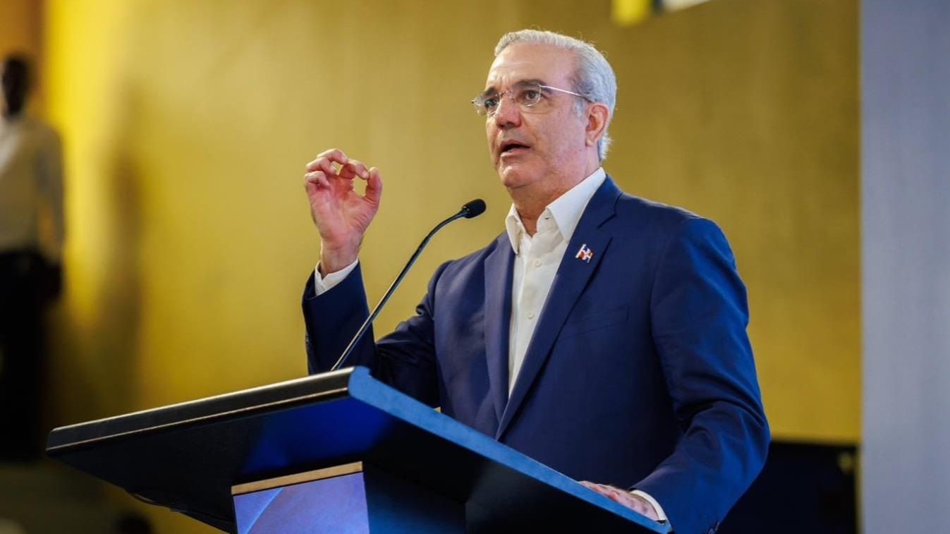 Abinader asume presidencia institucional del PRM y advierte sobre unidad partidaria para mantener el poder