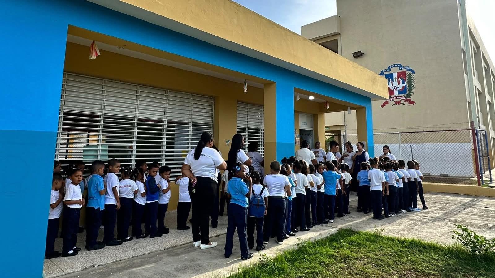  Centros educativos de Puerto Plata realizan actos por el Día Internacional de La Paz