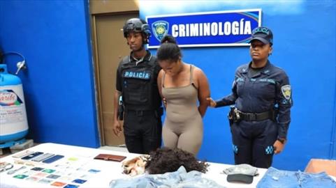 Apresan en Cabarete a mujer acusada de drogar a un hombre para robarle relojes de alta gama en Santo Domingo
